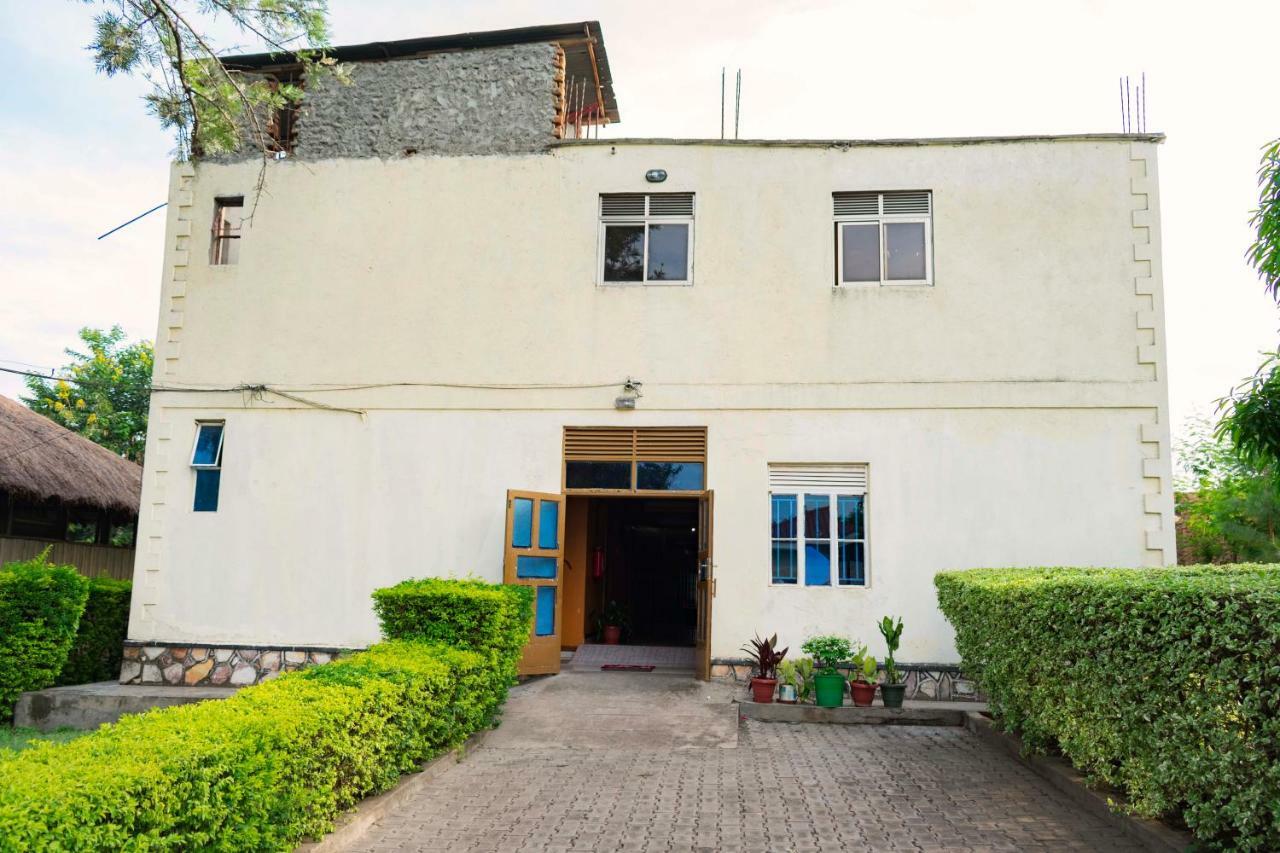 Rwenzori International Hotel 카세세 외부 사진