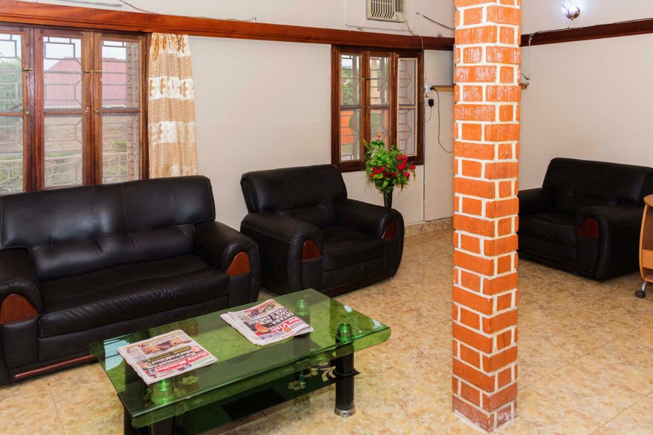 Rwenzori International Hotel 카세세 외부 사진